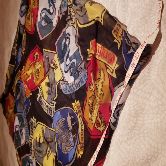 Harry Potter Hogwarts House Crests Infinity Scarf - Picture 3 of 7
